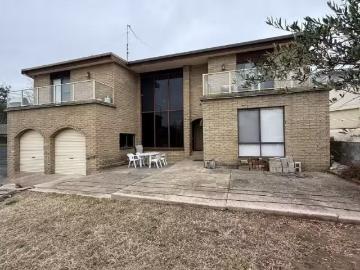 10A Mawson Street, COOMA House for rent Listed by Veronica Jo.