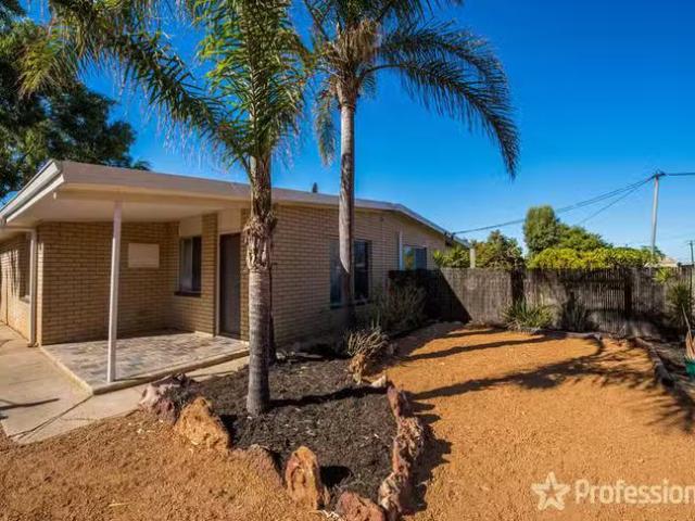 10B Houston Street, Spalding, WA 6530