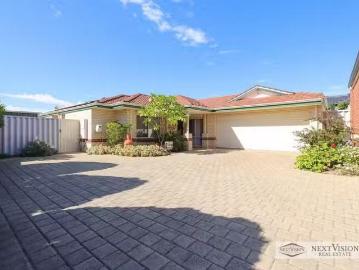 10B Sumich Gardens, Coogee, WA 6166