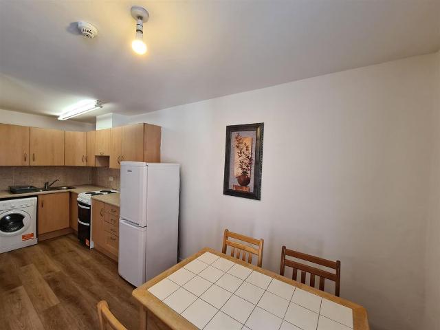 10B Park Road, Peterborough PE1, 2 bed flat to rent, £825 pcm | PrimeLocation