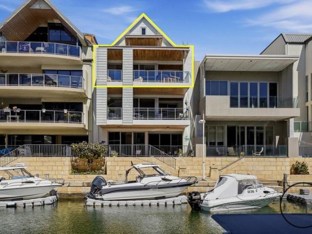 10B Treviso Mews, Mandurah| North Facing Canal Penthouse with Canal Views