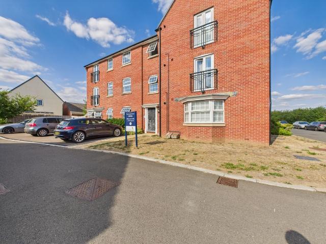 10F Hyatt Close, Longford, Gloucester GL2, 2 bed flat to rent, £1,200 pcm | PrimeLocation
