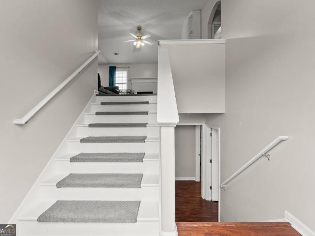 1104 Hummingbird Way