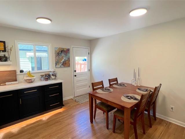 1104 Lexington Parkway