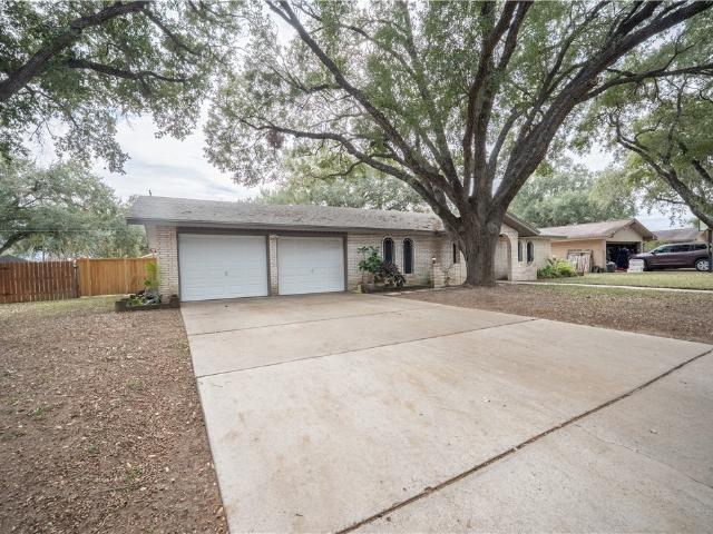1104 Live Oak Drive