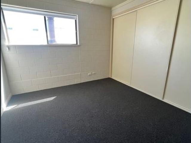 1/104 Percy Street, Portland