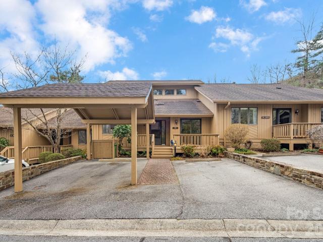 1104 Red Oak Dr, Hendersonville, NC 28791 | MLS #4354