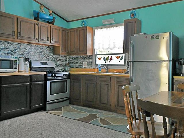 1104 Tanglewood Drive