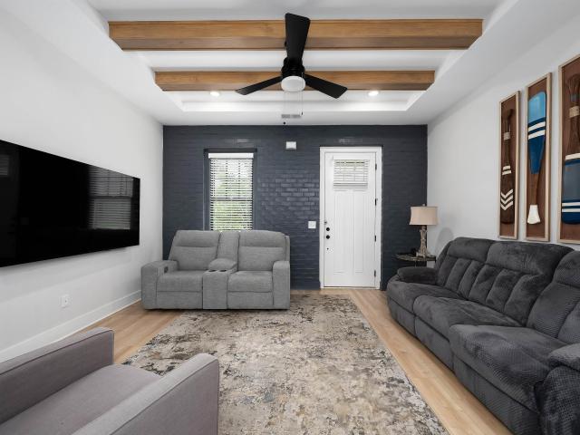 1104 Windsor Square