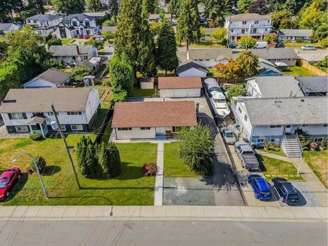 11055 Oriole Drive, Surrey, BC, V3R 5A7 house for sale | Listing ID R3178 | Royal LePage