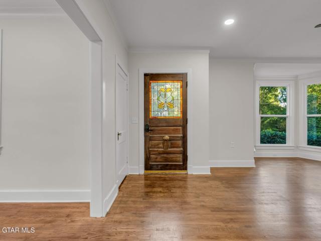 1105 N 12th