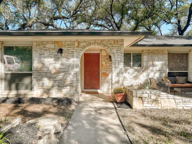 1105 N Riviera Cir