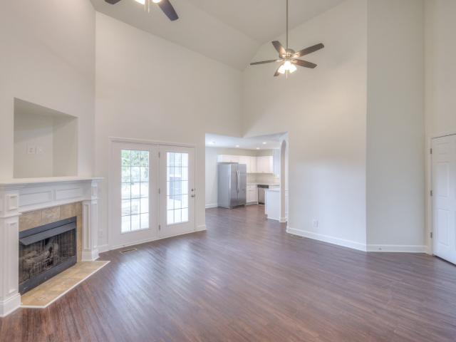 1105 Clay Ct