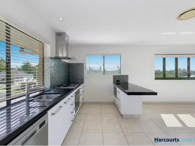 1/105 Philip Street, HAWTHORNE Townhouse for rent Listed by C.