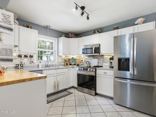 1105 Plymouth Drive