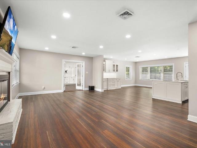 1105 Riverside Drive