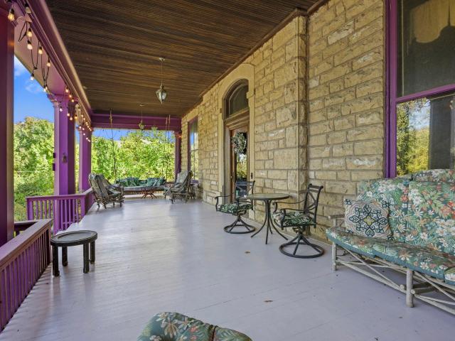 1105 W 4th Street