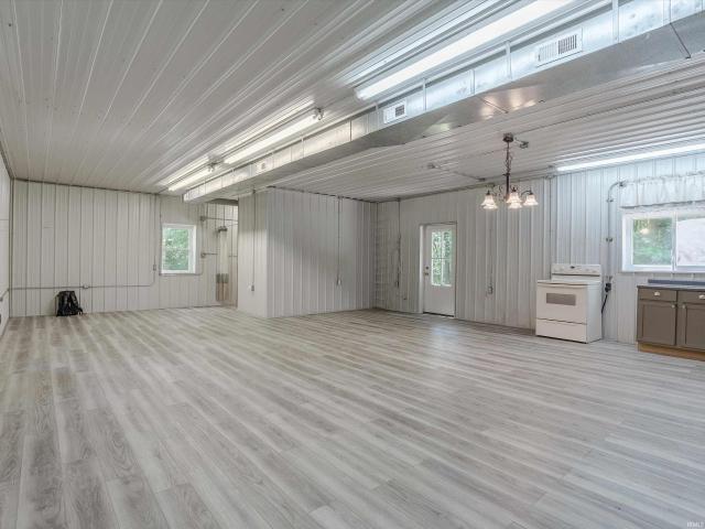 1105 W Eble Road