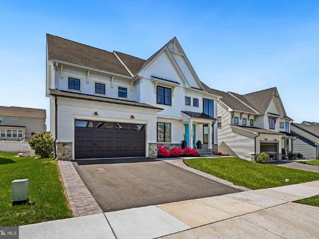 11063 Emerald Crown Drive