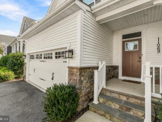 11069 Emerald Crown Drive