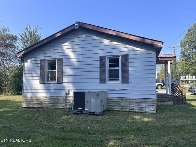 1106 Frank Campbell Dr