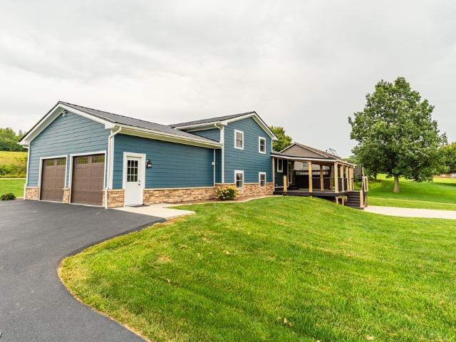 1106 Shutt Valley Road NW
