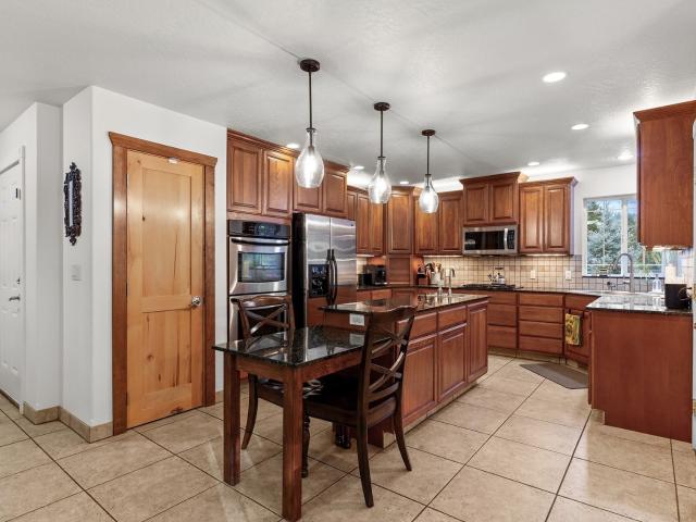 11074 W Riverview Dr, Post Falls, US, ID