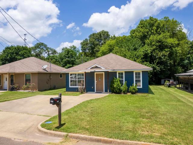 1107 E 8th St, Mount Pleasant, TX 75455 | MLS #25010