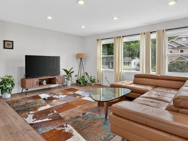 1107 Hillcrest Drive SW