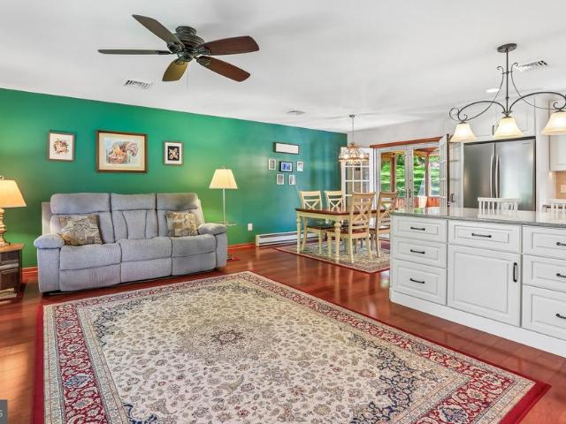1107 King Arthur Court