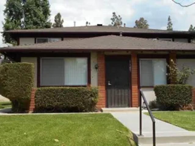 1107 W Calle de las Estrellas, 2 beds, 1 full bath