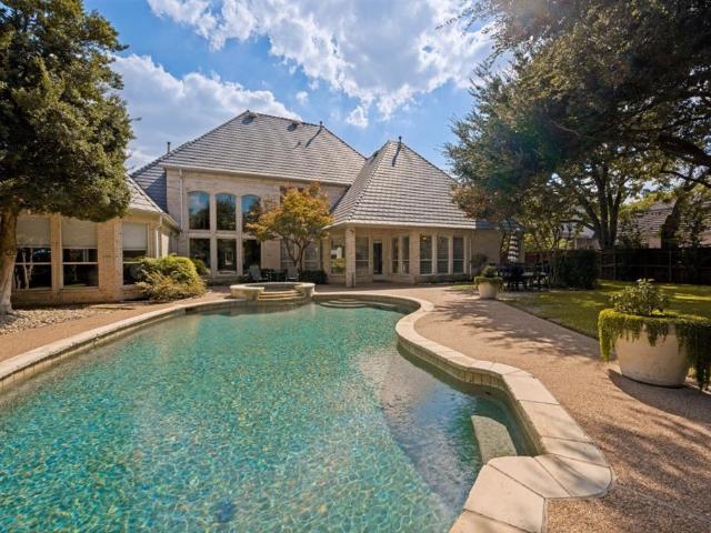 1108 Chatsworth Court W