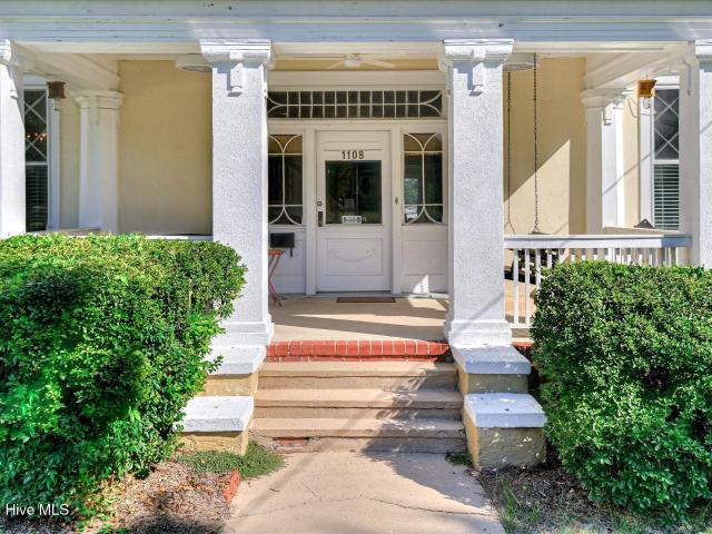 1108 Hickman Road