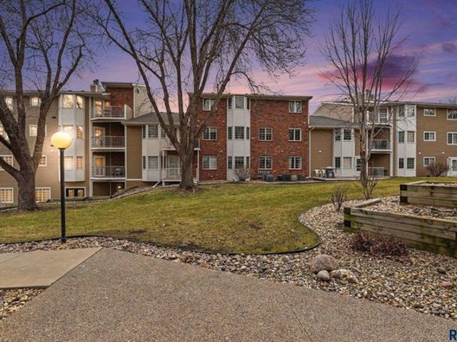 1108 W 57th St Apt 205, Sioux Falls, SD 57108