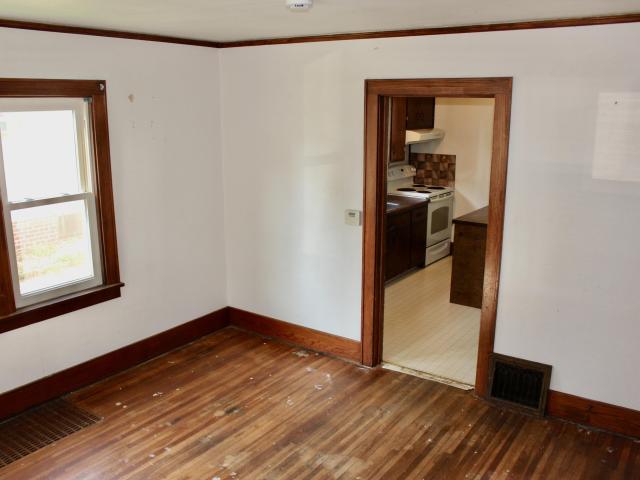 1108 1 Roosevelt Avenue