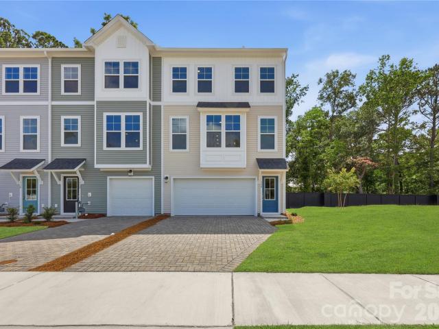 1109 Mossy Glade Road