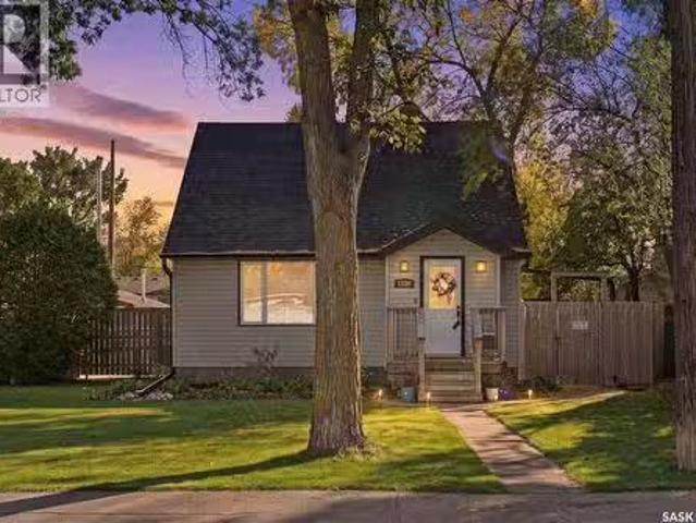 1109 Oxford Street, Saskatoon, SK, S7K 0Y5 house for sale L.
