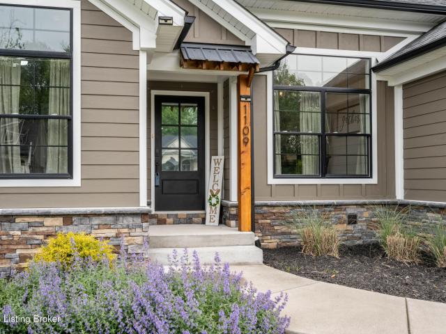 1109 Dora Dr