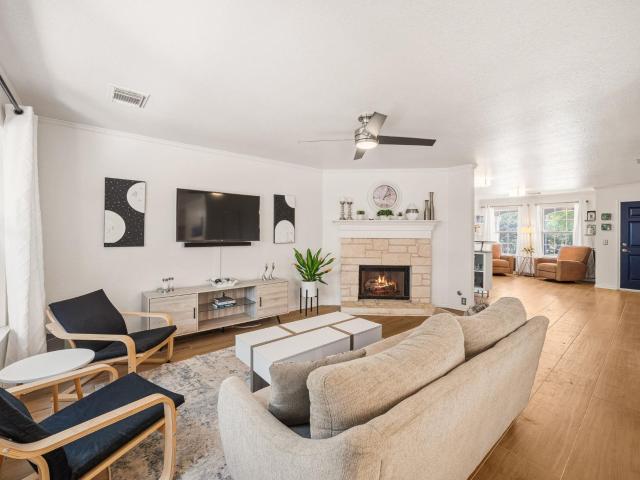 1109 Heritage Park Dr