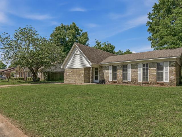 1109 Leawood Street