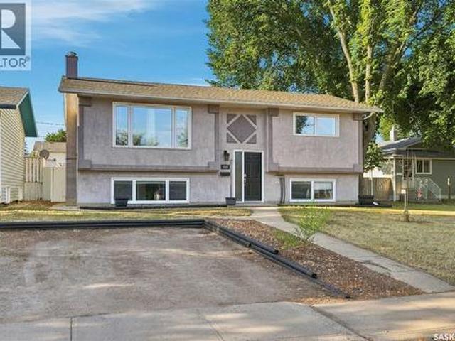 1109 Lillooet Street W, Moose Jaw, SK, S6H 5A2 house for sale | Listing ID SK046492 | Royal LePage