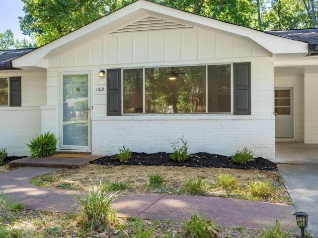 1109 Peerless Drive NW