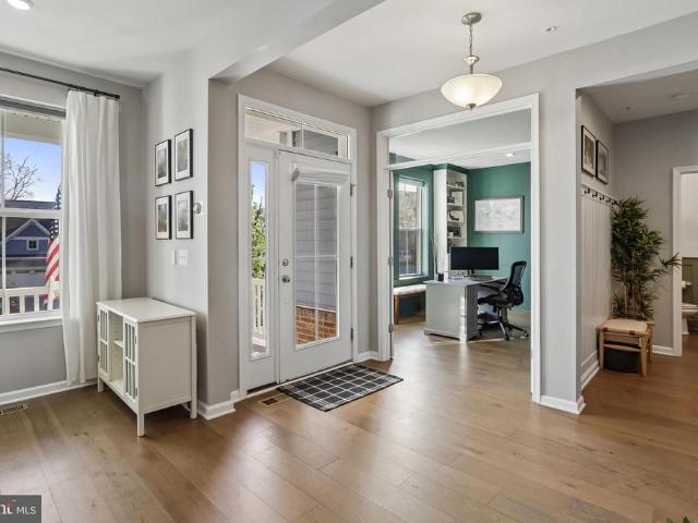 1109 Saxton Drive