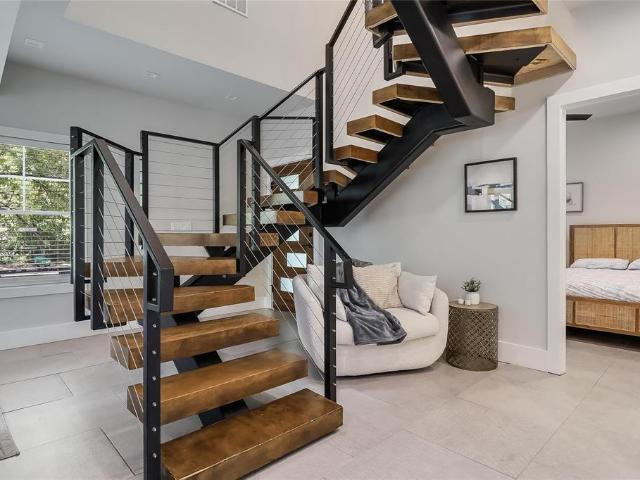 1109 W Annie St