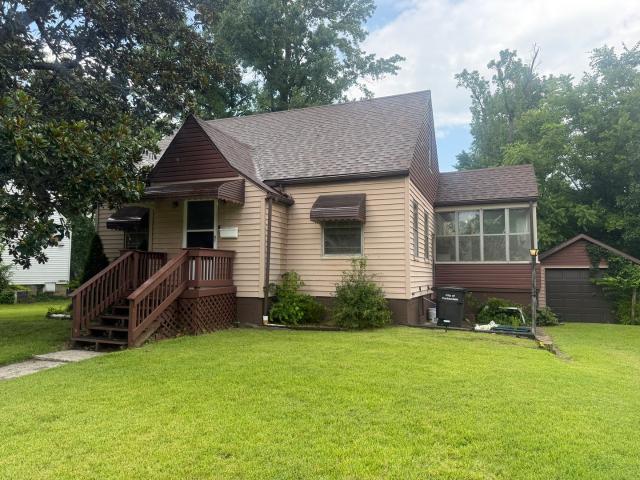 1109 W Walkup Avenue