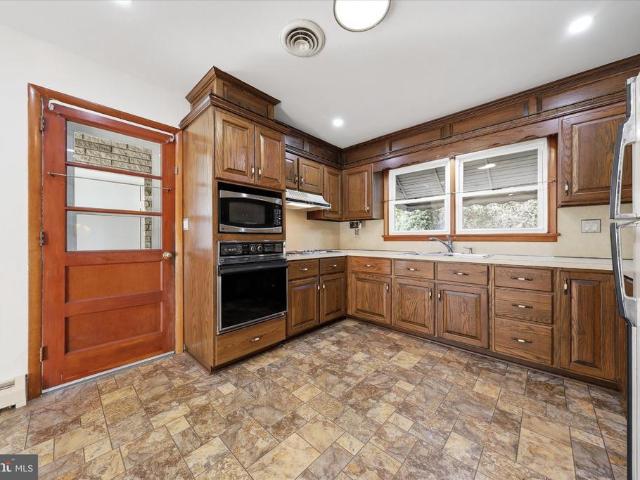 11000 Carriage Lane