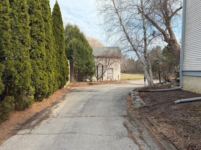 11004 N Range Line Rd