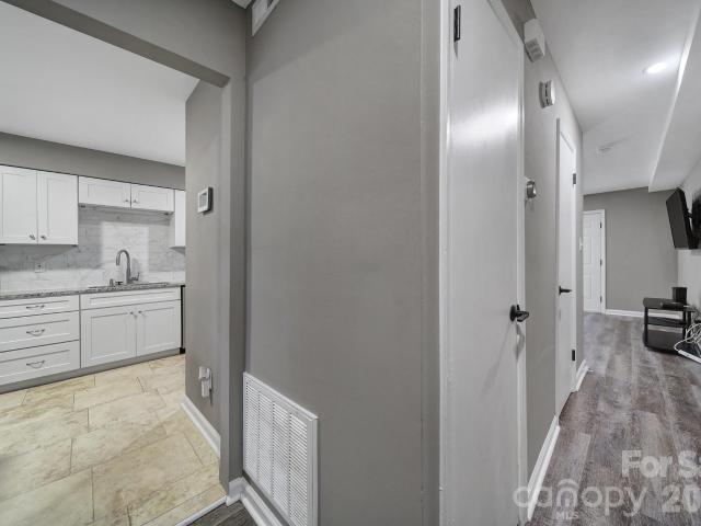 11005 Hunter Trail