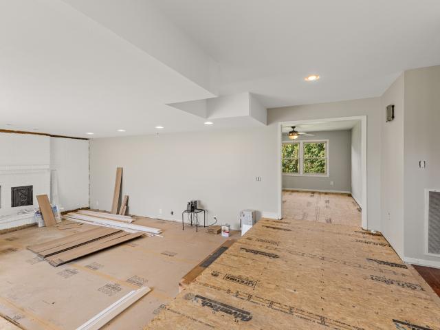 1100 Pleasant Valley Rd