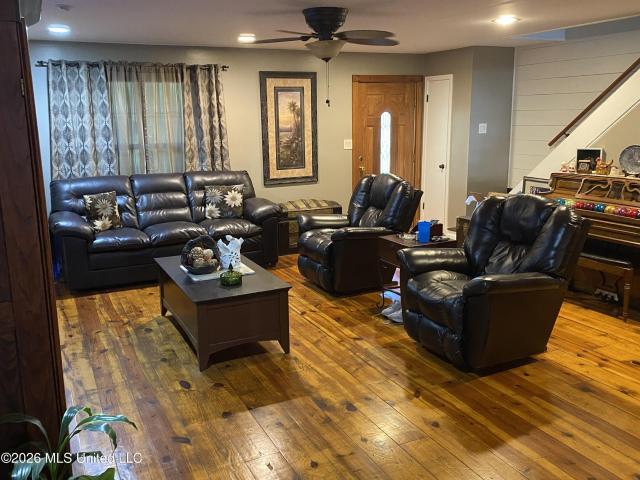 1100 Rolling Wood Drive